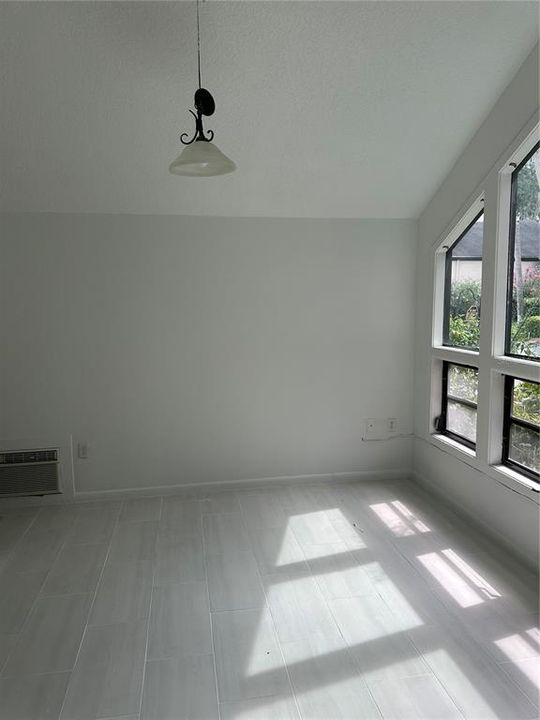 For Sale: $140,000 (3 beds, 3 baths, 1496 Square Feet)