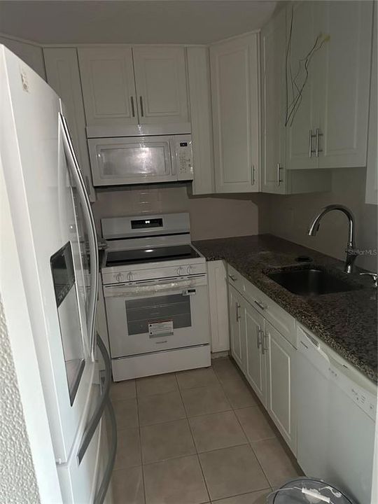 For Sale: $140,000 (3 beds, 3 baths, 1496 Square Feet)