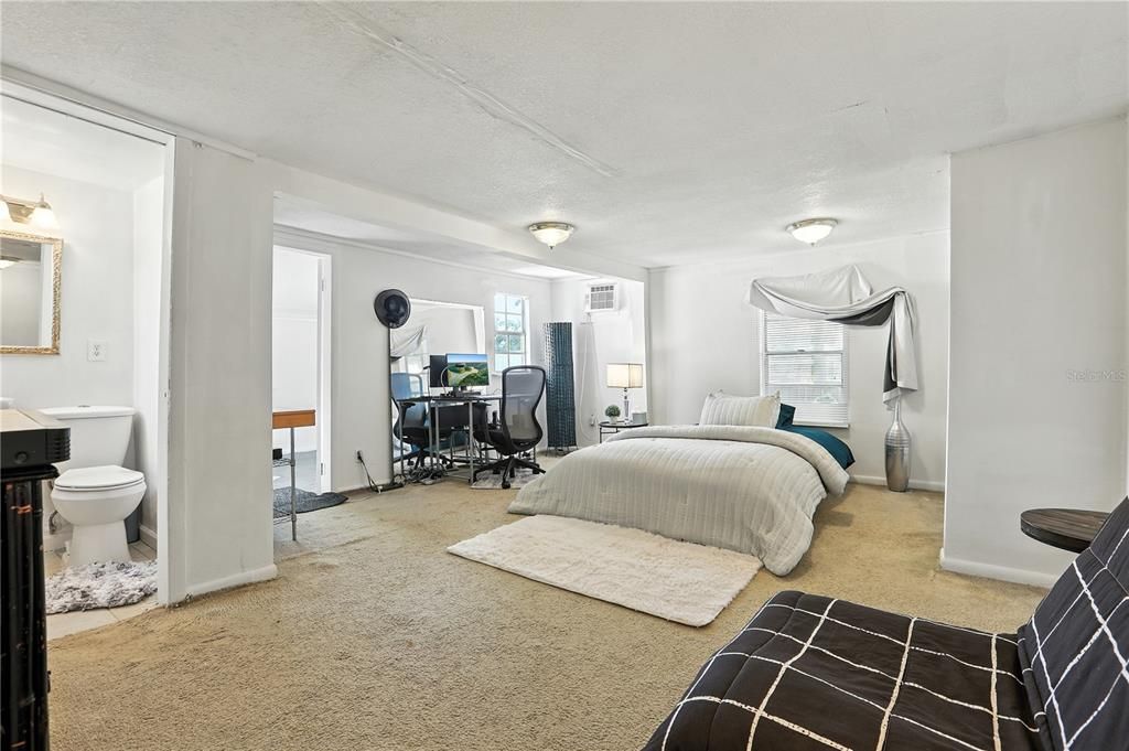 Под контрактом: $248,000 (3 спален, 2 ванн, 1842 Квадратных фут)