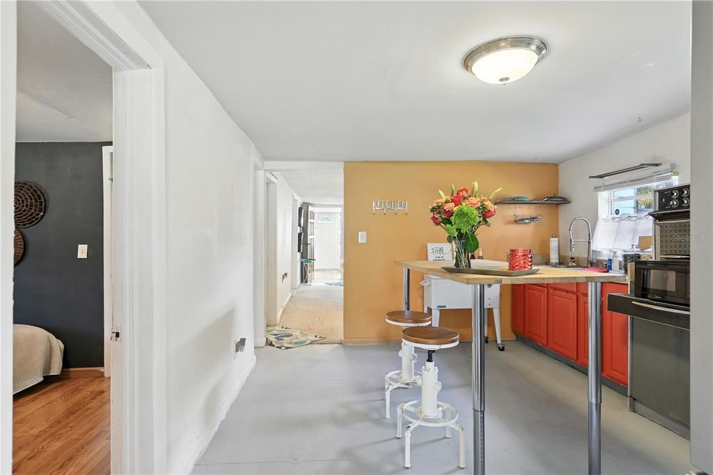 Под контрактом: $248,000 (3 спален, 2 ванн, 1842 Квадратных фут)