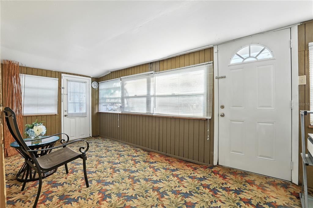 Под контрактом: $248,000 (3 спален, 2 ванн, 1842 Квадратных фут)