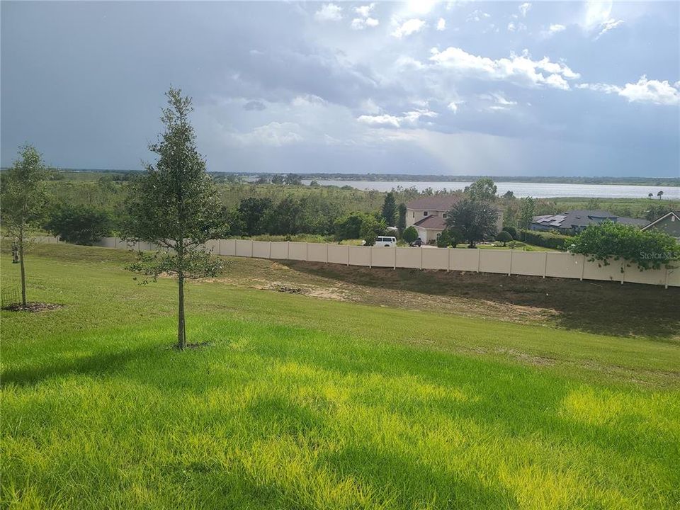 Под контрактом: $1,800 (4 спален, 2 ванн, 1820 Квадратных фут)