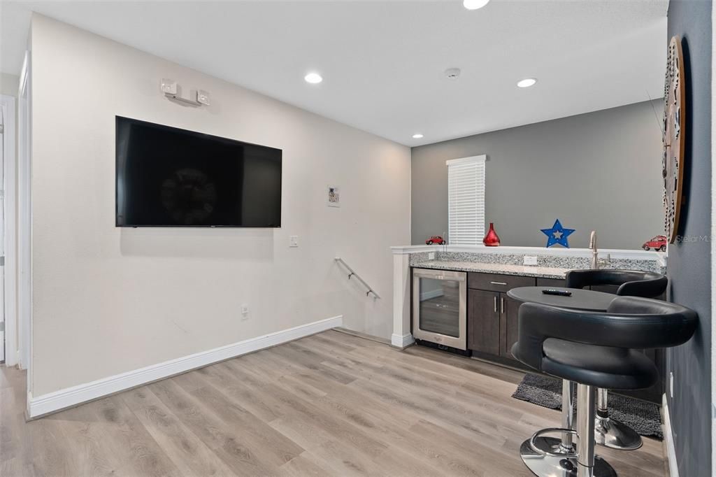 Active With Contract: $1,190,000 (11 beds, 10 baths, 5496 Square Feet)