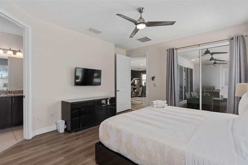 Active With Contract: $1,190,000 (11 beds, 10 baths, 5496 Square Feet)