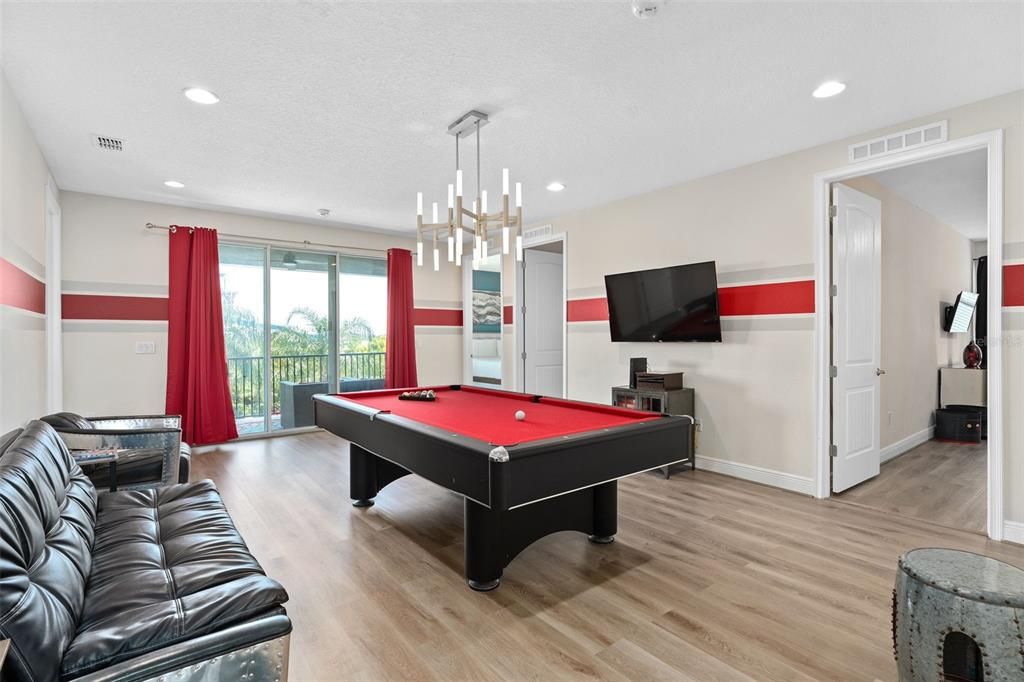 Active With Contract: $1,190,000 (11 beds, 10 baths, 5496 Square Feet)
