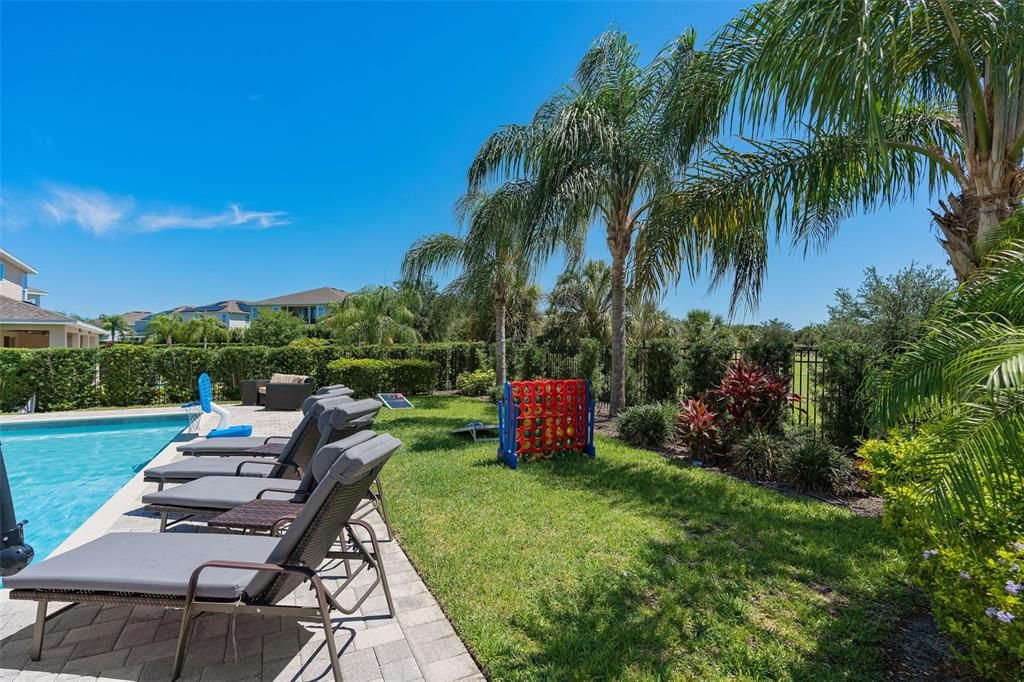 Active With Contract: $1,190,000 (11 beds, 10 baths, 5496 Square Feet)