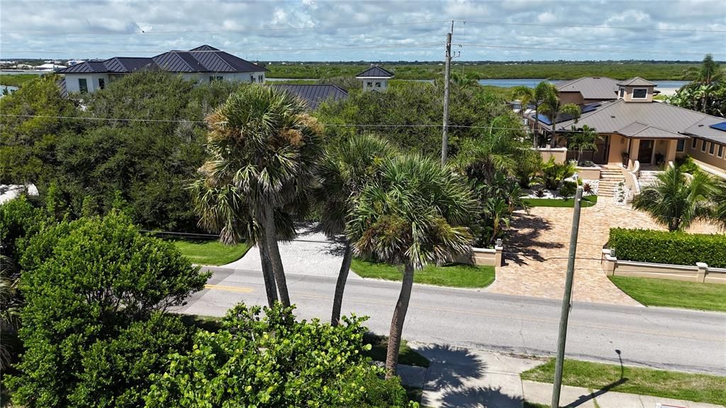 Active With Contract: $785,000 (0.31 acres)