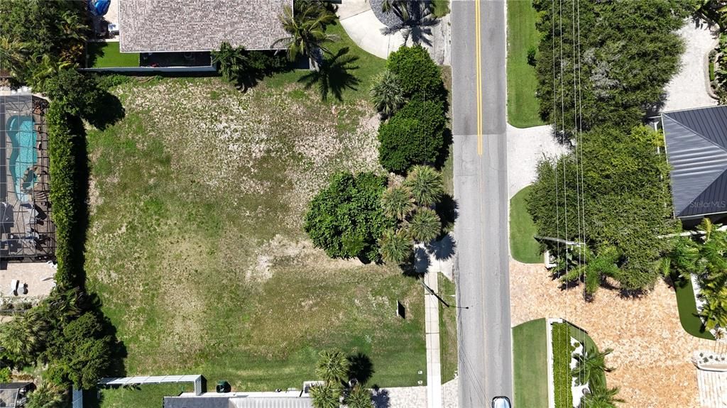 Active With Contract: $785,000 (0.31 acres)