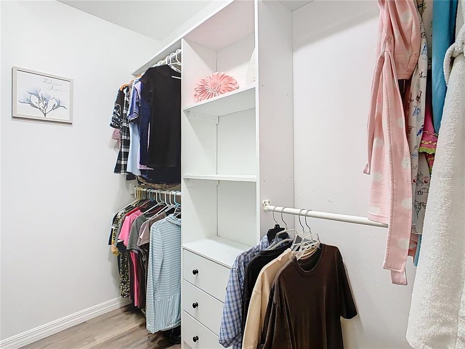 Activo con contrato: $334,900 (2 camas, 2 baños, 1325 Pies cuadrados)