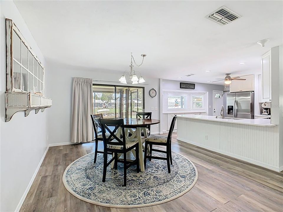 Activo con contrato: $334,900 (2 camas, 2 baños, 1325 Pies cuadrados)