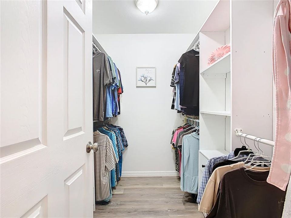 Activo con contrato: $334,900 (2 camas, 2 baños, 1325 Pies cuadrados)