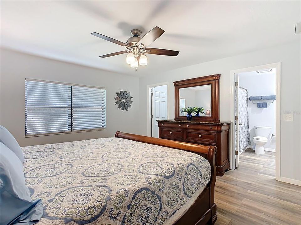 Activo con contrato: $334,900 (2 camas, 2 baños, 1325 Pies cuadrados)