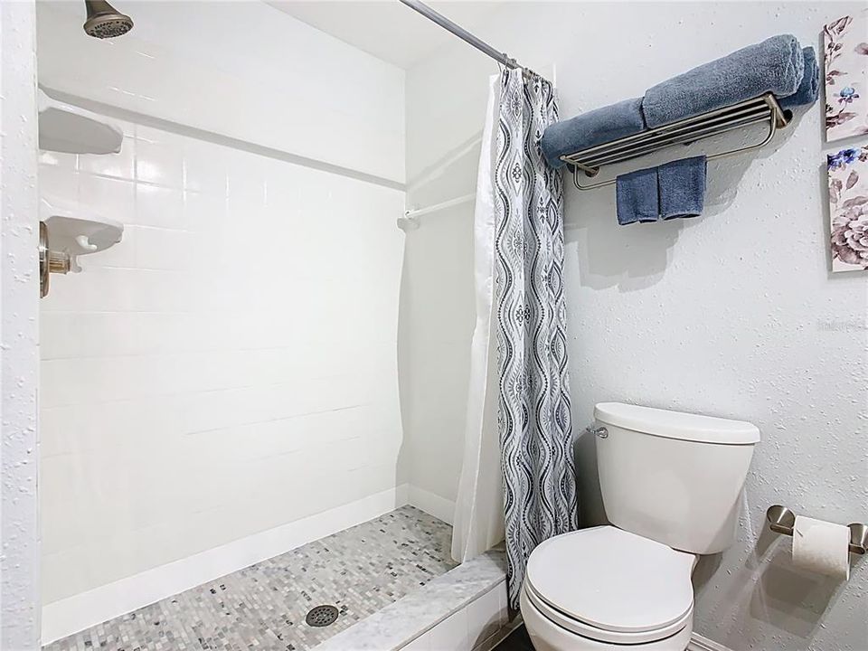 Activo con contrato: $334,900 (2 camas, 2 baños, 1325 Pies cuadrados)