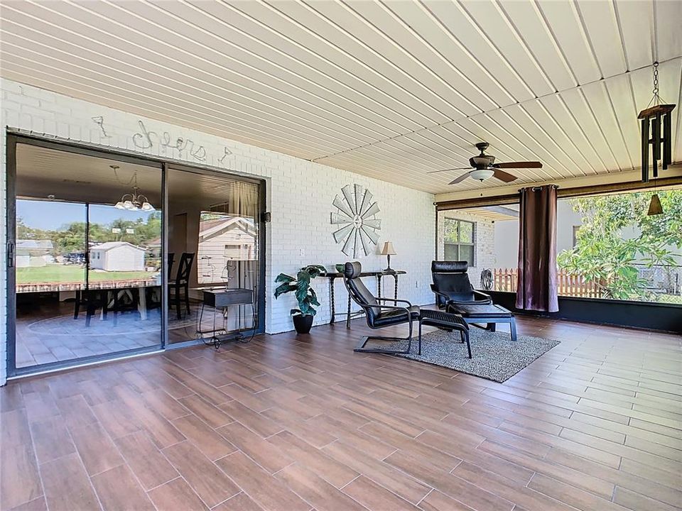 Activo con contrato: $334,900 (2 camas, 2 baños, 1325 Pies cuadrados)