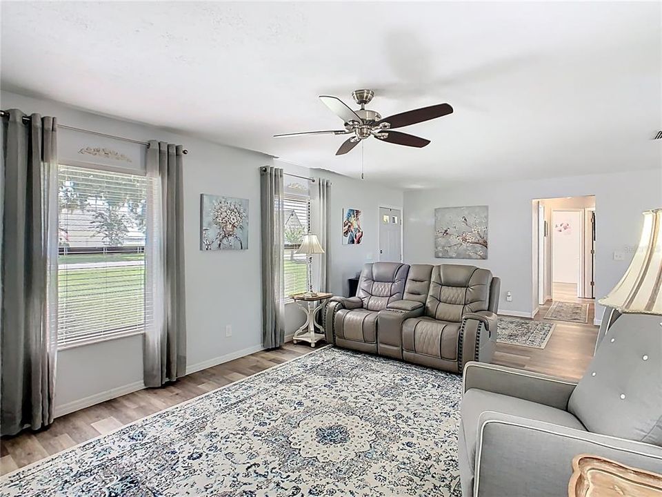 Activo con contrato: $334,900 (2 camas, 2 baños, 1325 Pies cuadrados)