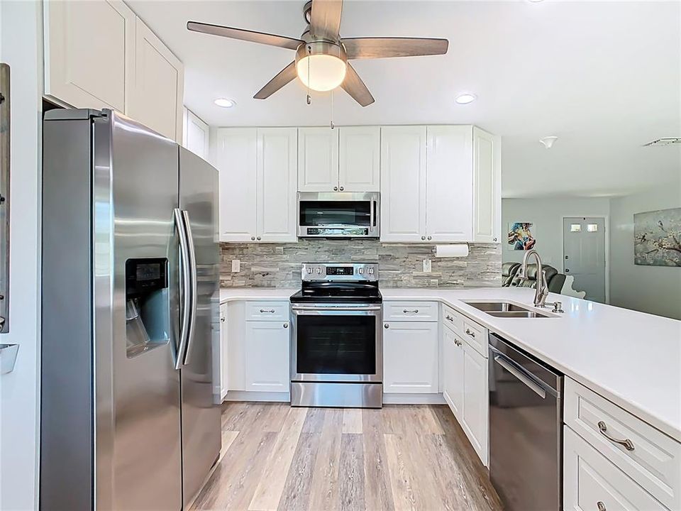 Activo con contrato: $334,900 (2 camas, 2 baños, 1325 Pies cuadrados)