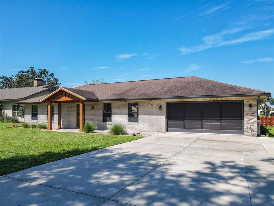 Activo con contrato: $334,900 (2 camas, 2 baños, 1325 Pies cuadrados)