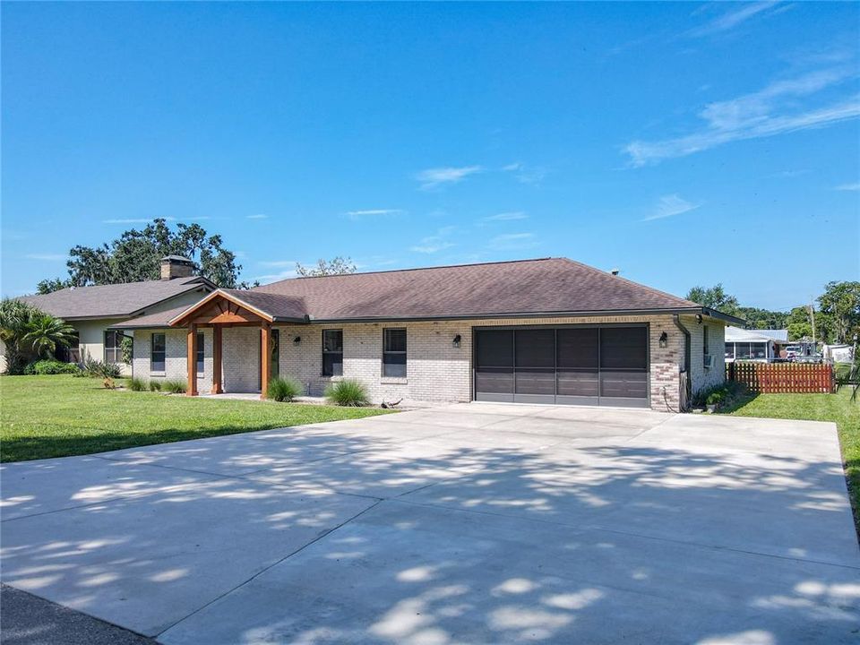 Activo con contrato: $334,900 (2 camas, 2 baños, 1325 Pies cuadrados)