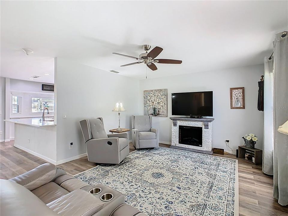 Activo con contrato: $334,900 (2 camas, 2 baños, 1325 Pies cuadrados)