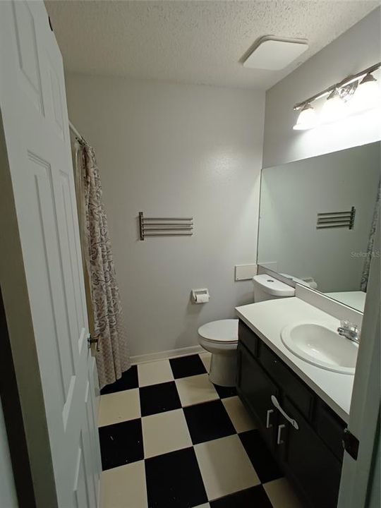 En Venta: $230,000 (2 camas, 2 baños, 1070 Pies cuadrados)