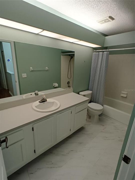 En Venta: $230,000 (2 camas, 2 baños, 1070 Pies cuadrados)