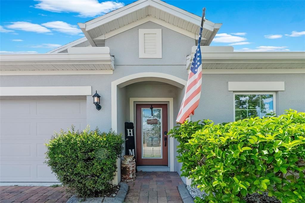 合同活跃: $389,000 (4 贝兹, 2 浴室, 2100 平方英尺)