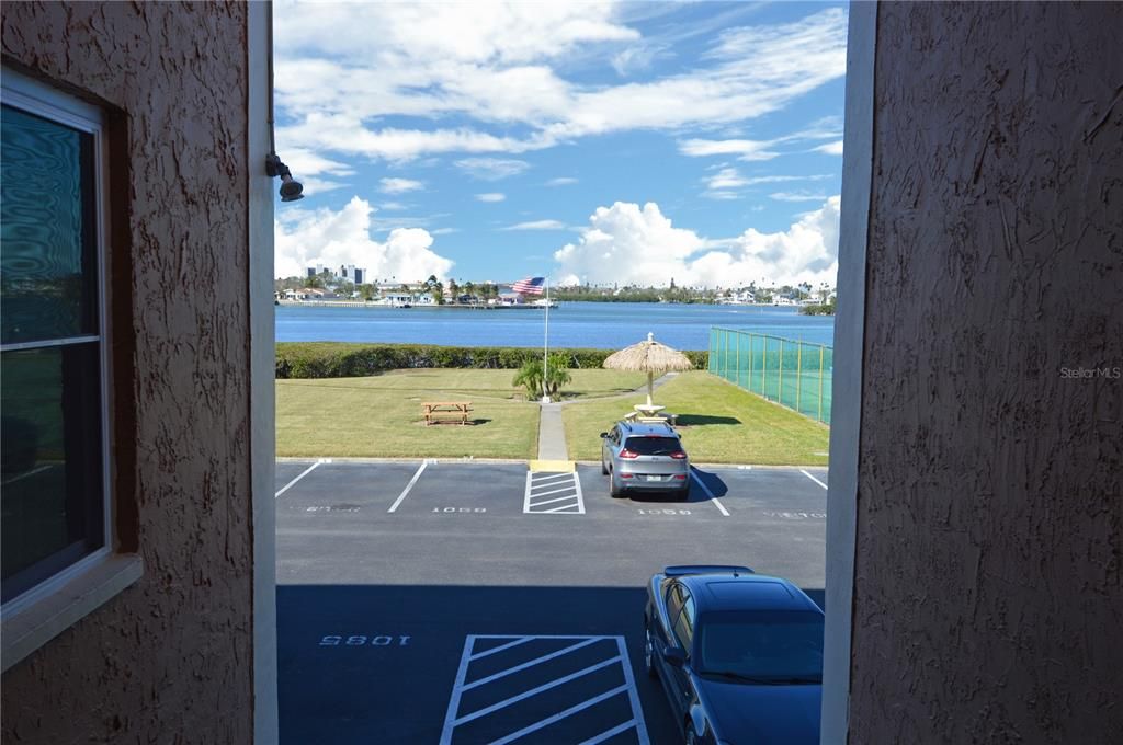 Active With Contract: $2,500 (2 beds, 2 baths, 1100 Square Feet)