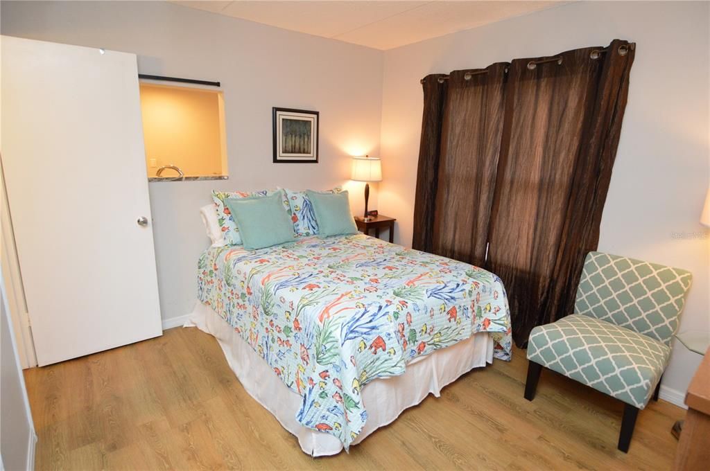 Active With Contract: $2,500 (2 beds, 2 baths, 1100 Square Feet)