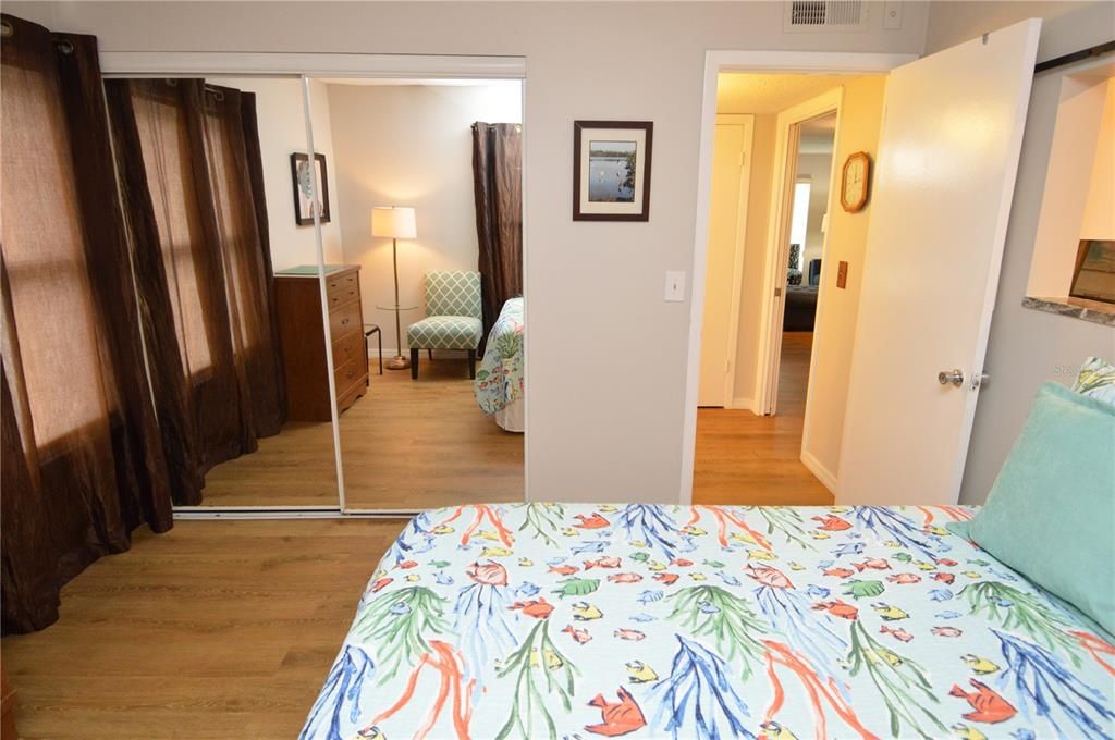 Active With Contract: $2,500 (2 beds, 2 baths, 1100 Square Feet)