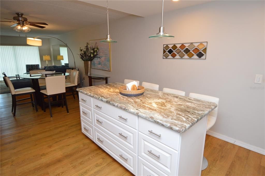 Active With Contract: $2,500 (2 beds, 2 baths, 1100 Square Feet)