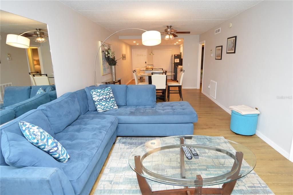 Active With Contract: $2,500 (2 beds, 2 baths, 1100 Square Feet)