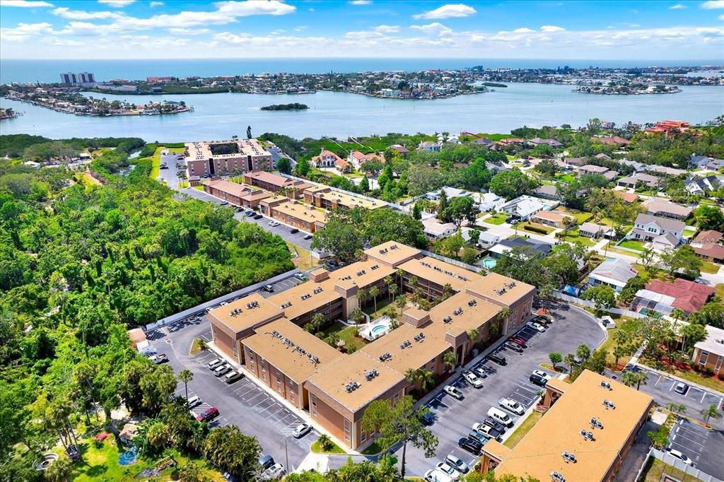 Active With Contract: $2,500 (2 beds, 2 baths, 1100 Square Feet)