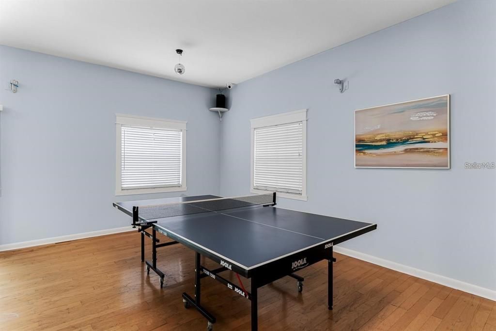 Active With Contract: $2,500 (2 beds, 2 baths, 1100 Square Feet)