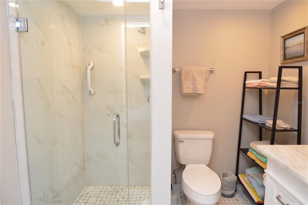 Active With Contract: $2,500 (2 beds, 2 baths, 1100 Square Feet)