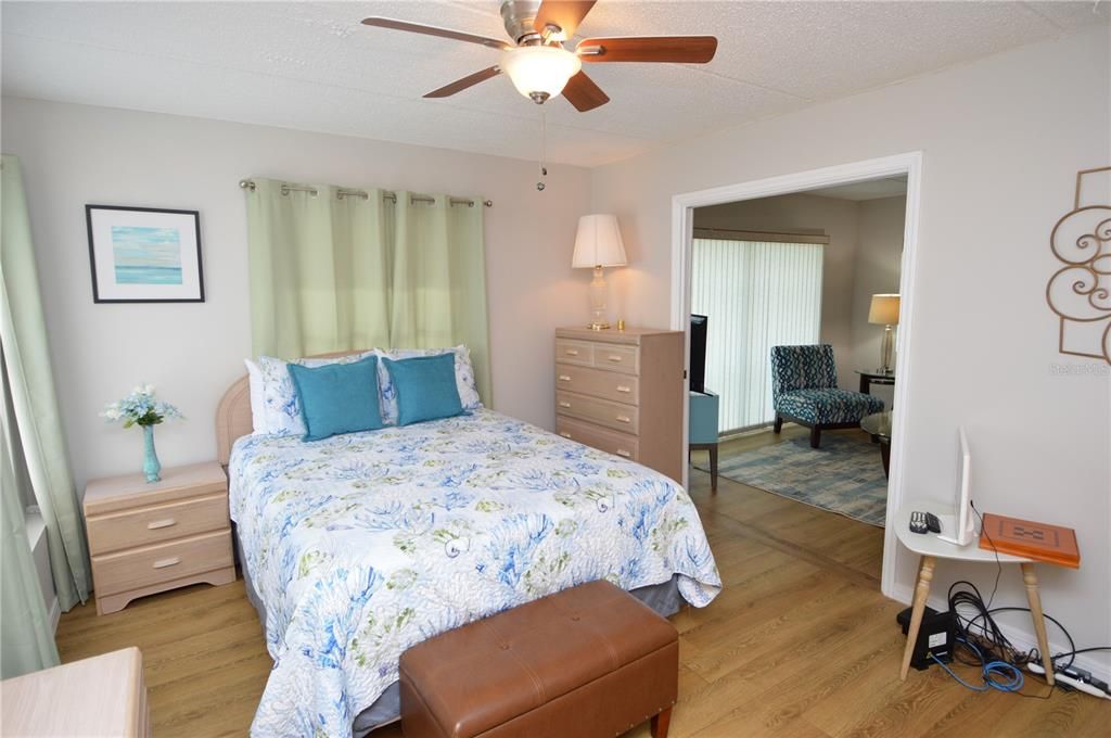 Active With Contract: $2,500 (2 beds, 2 baths, 1100 Square Feet)