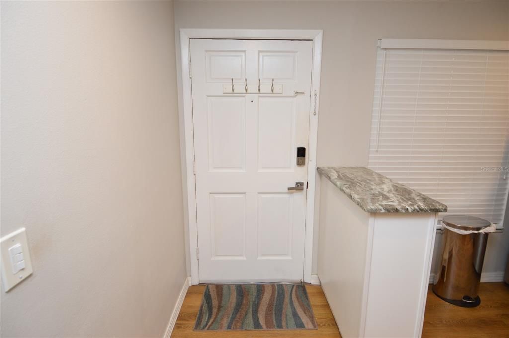 Active With Contract: $2,500 (2 beds, 2 baths, 1100 Square Feet)