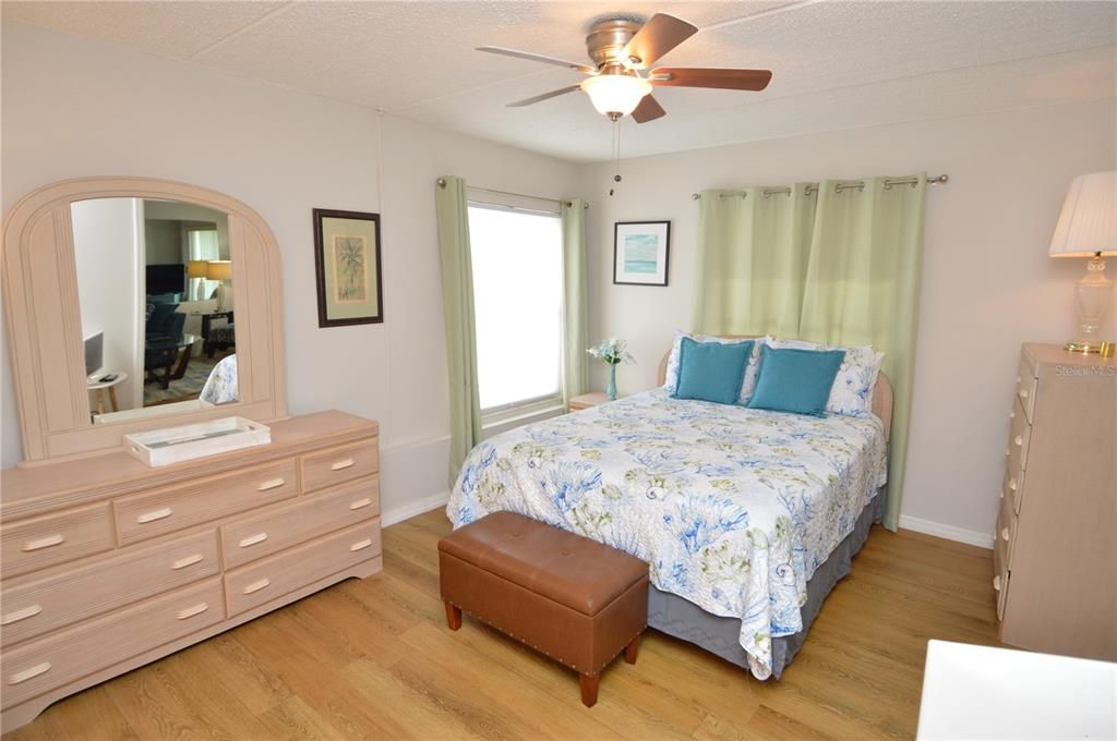 Active With Contract: $2,500 (2 beds, 2 baths, 1100 Square Feet)