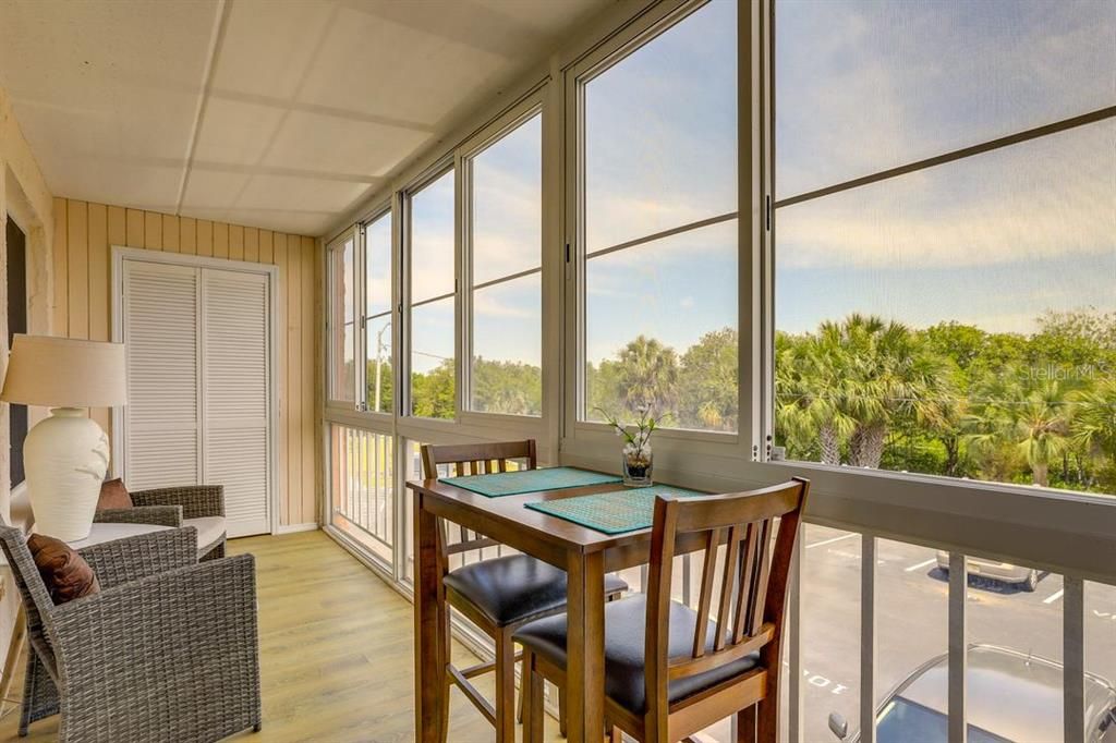 Active With Contract: $2,500 (2 beds, 2 baths, 1100 Square Feet)