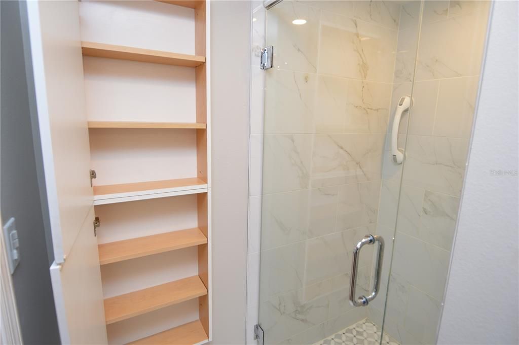 Active With Contract: $2,500 (2 beds, 2 baths, 1100 Square Feet)