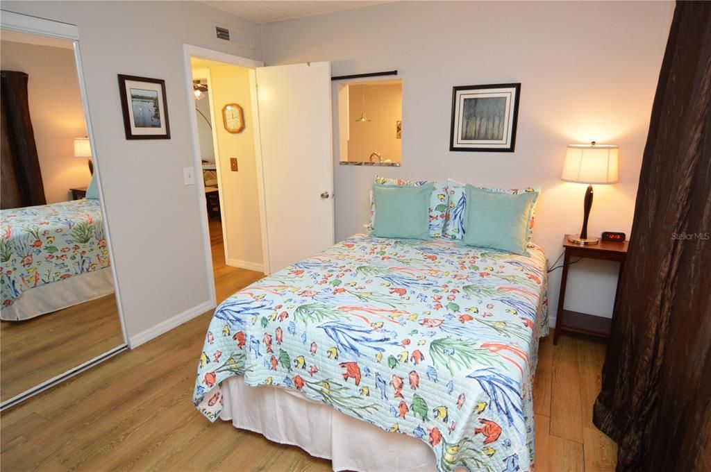 Active With Contract: $2,500 (2 beds, 2 baths, 1100 Square Feet)