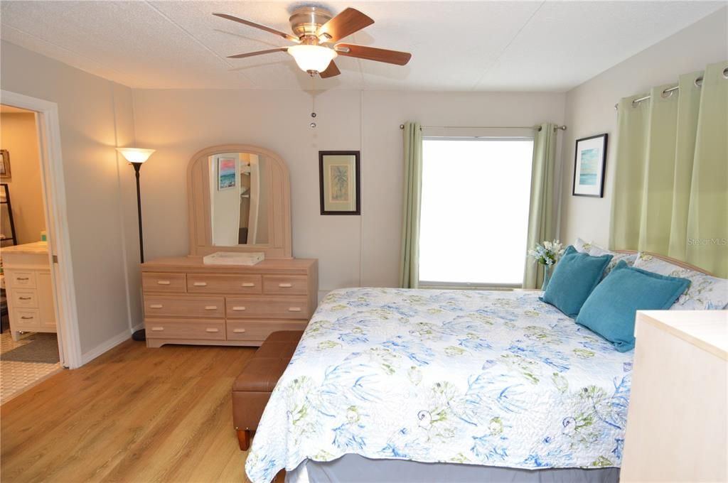 Active With Contract: $2,500 (2 beds, 2 baths, 1100 Square Feet)