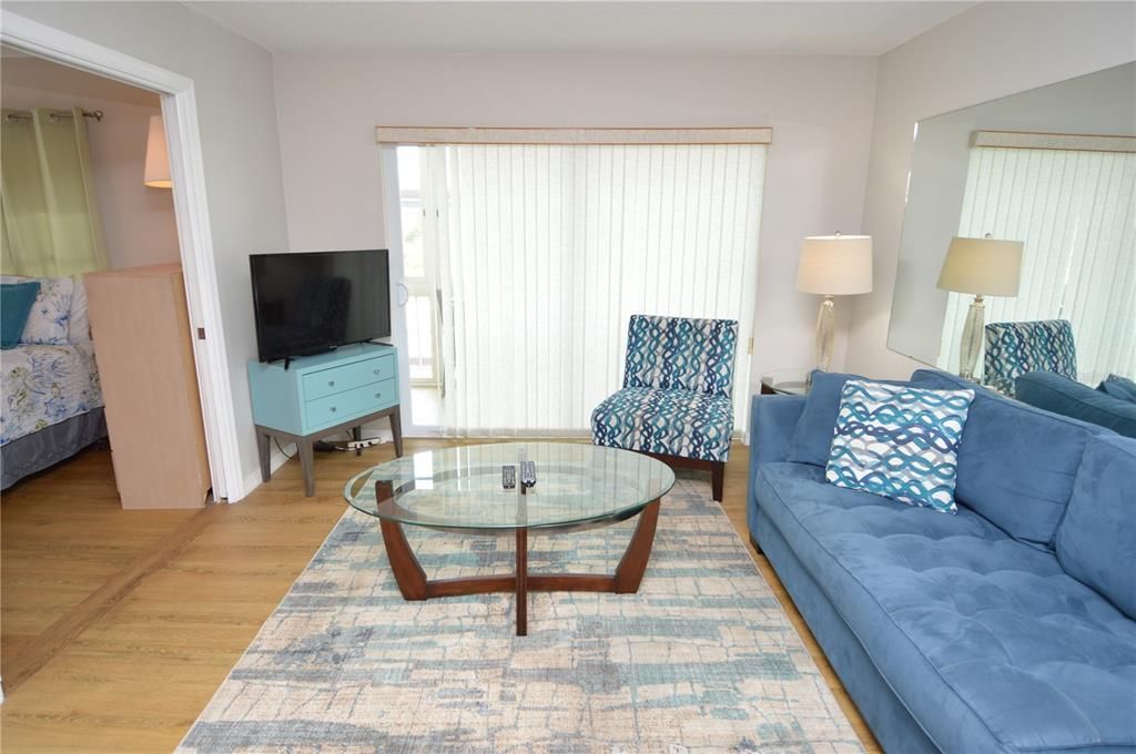 Active With Contract: $2,500 (2 beds, 2 baths, 1100 Square Feet)