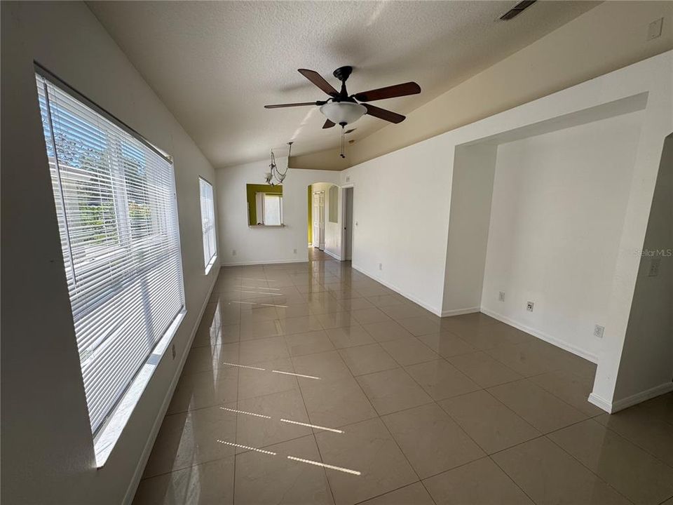 En Renta: $1,900 (3 camas, 2 baños, 1180 Pies cuadrados)