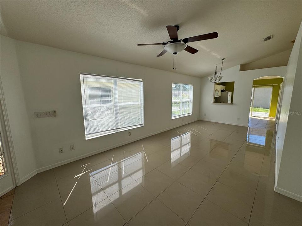 En Renta: $1,900 (3 camas, 2 baños, 1180 Pies cuadrados)