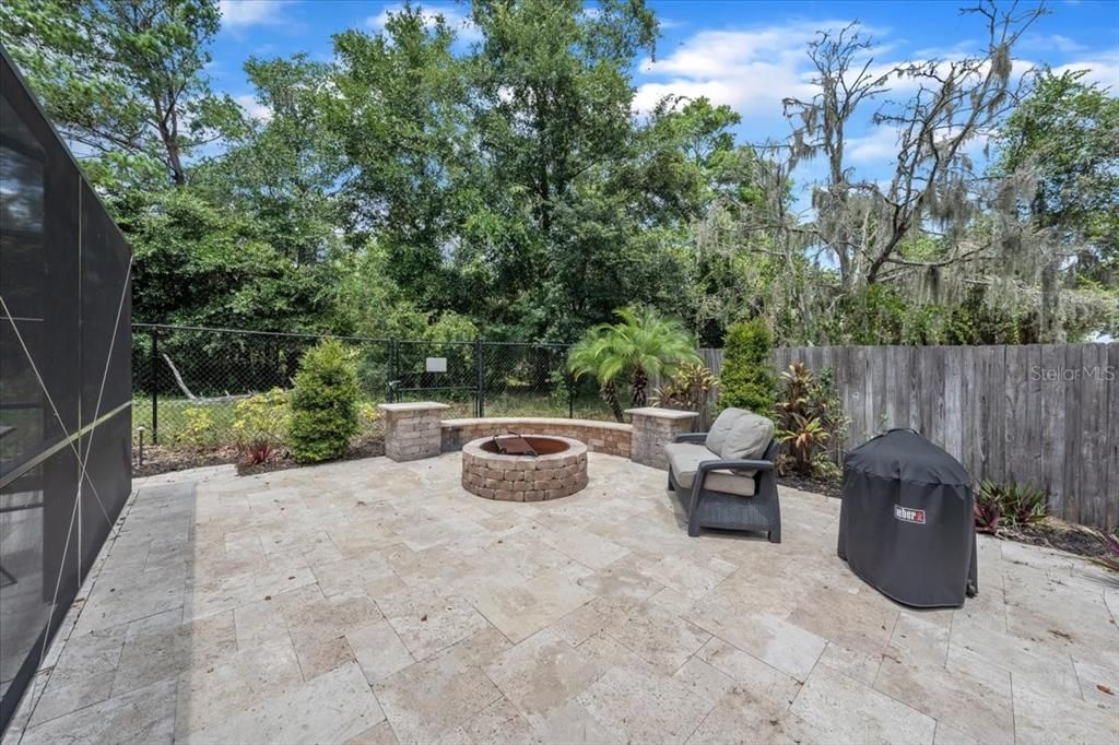 合同活跃: $415,900 (3 贝兹, 2 浴室, 1770 平方英尺)