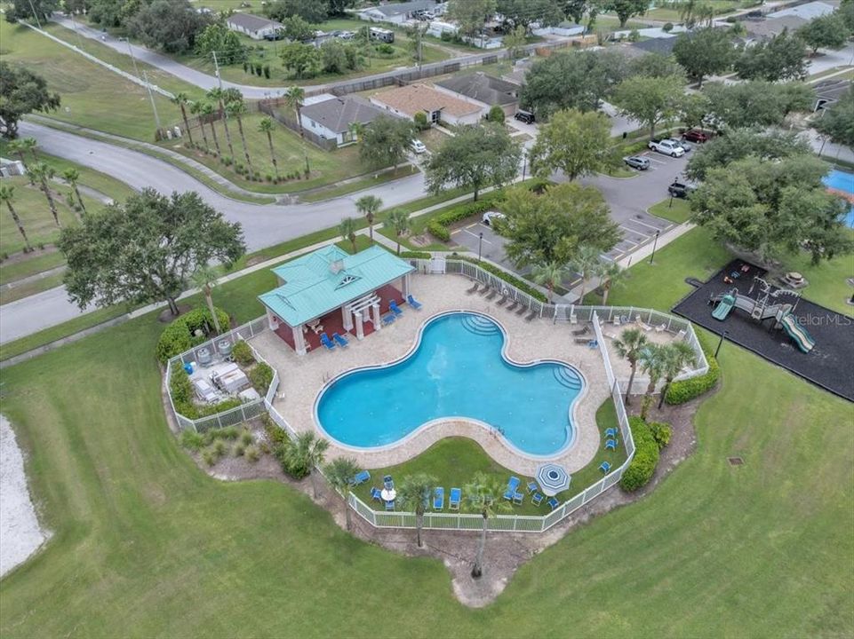 合同活跃: $415,900 (3 贝兹, 2 浴室, 1770 平方英尺)