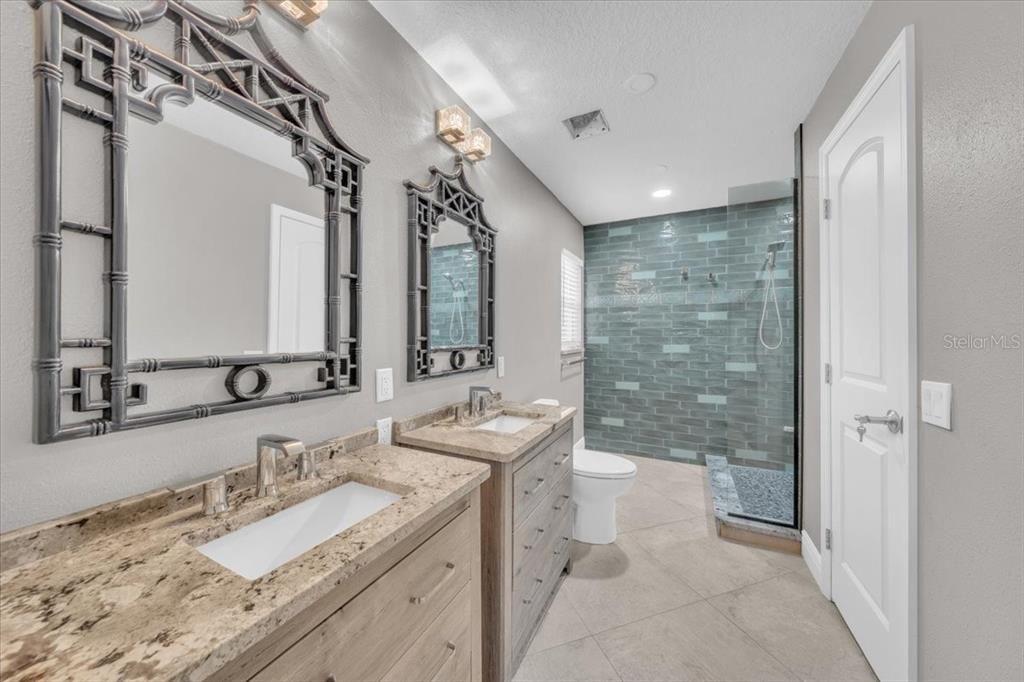 合同活跃: $415,900 (3 贝兹, 2 浴室, 1770 平方英尺)