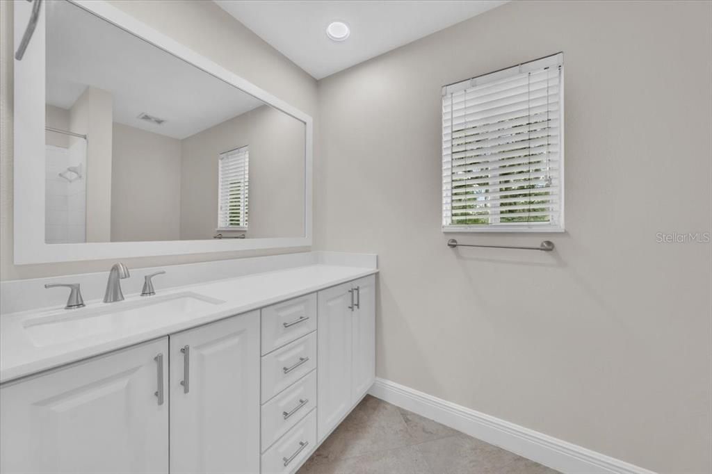 合同活跃: $415,900 (3 贝兹, 2 浴室, 1770 平方英尺)