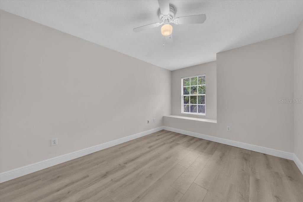 合同活跃: $415,900 (3 贝兹, 2 浴室, 1770 平方英尺)