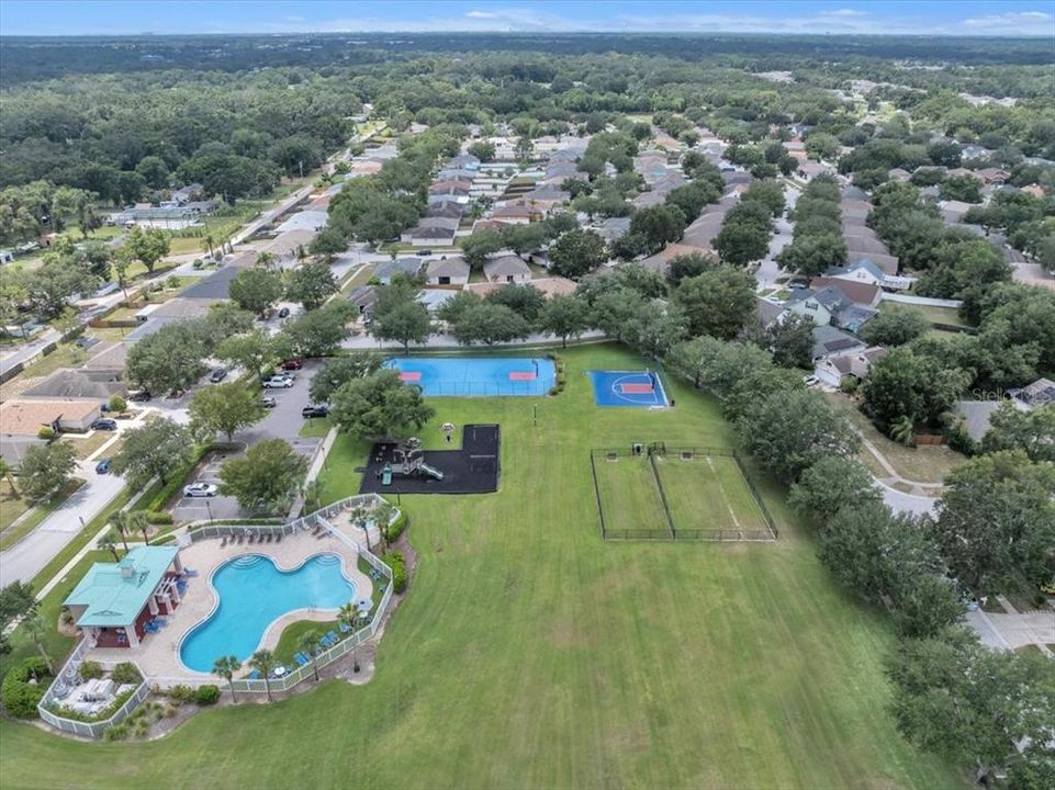 合同活跃: $415,900 (3 贝兹, 2 浴室, 1770 平方英尺)